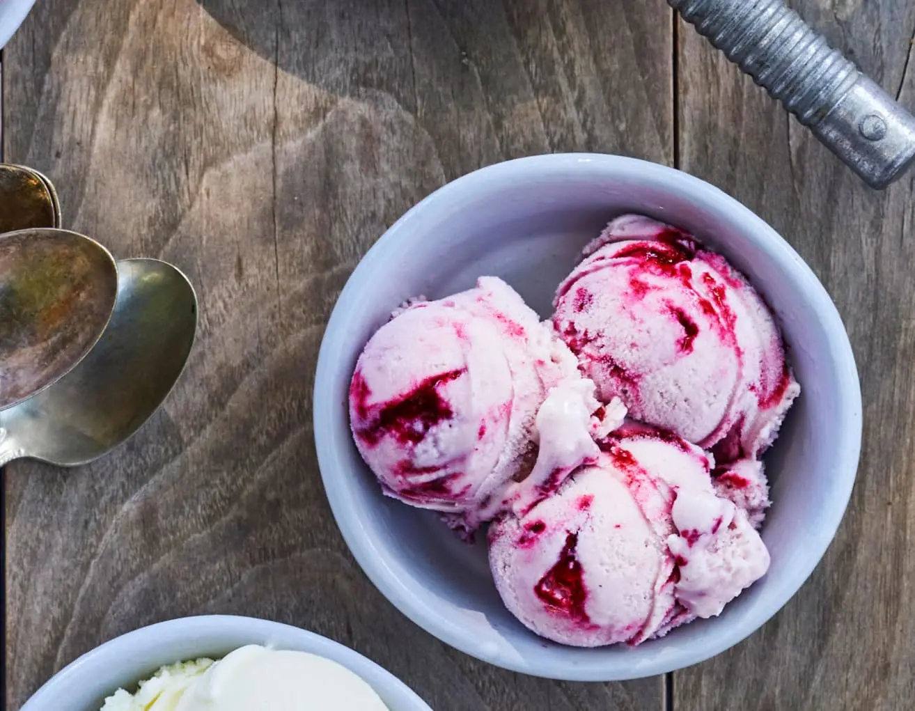 ice cream stripped berries image