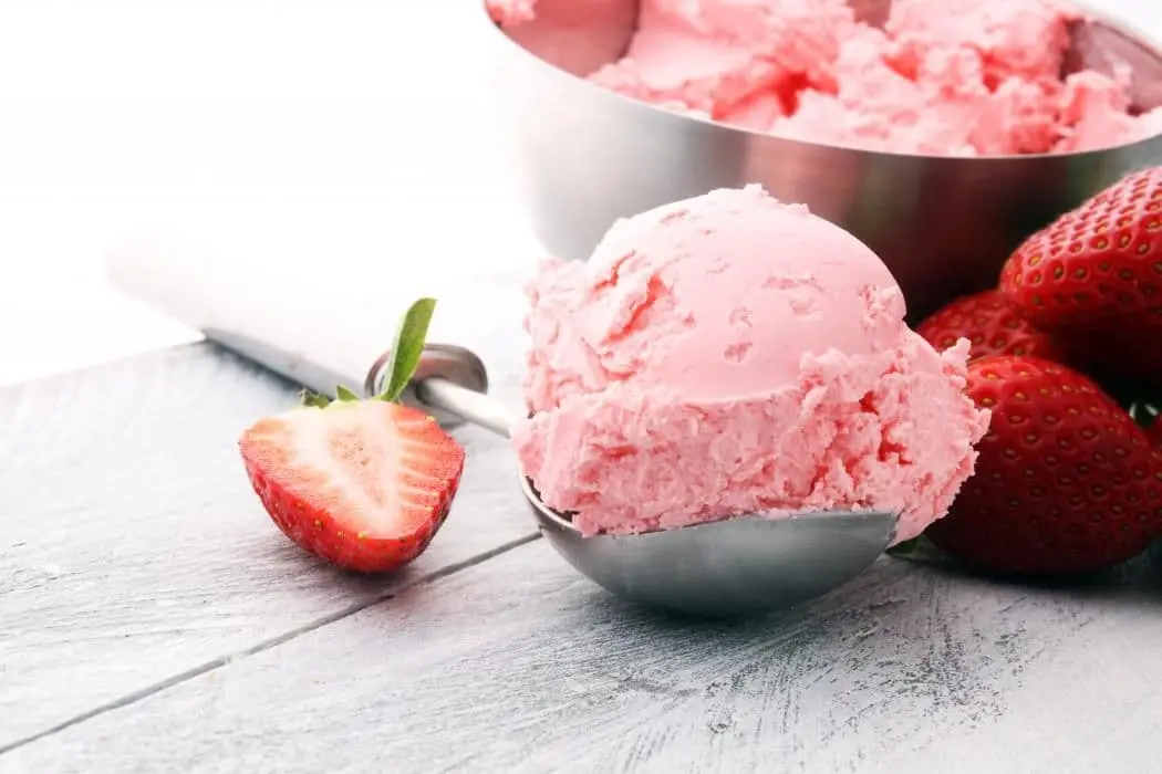 ice cream strwberry image